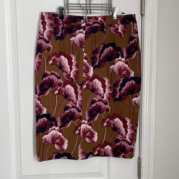 Ann Taylor Floral Pencil Skirt - Picture 2 of 3